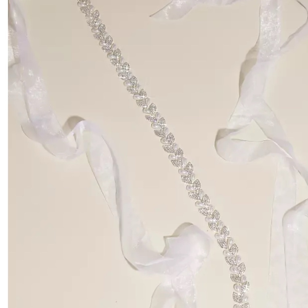 Gorgeous Silver Rhinestone Leaf and Pearl Sash NWT extra long
